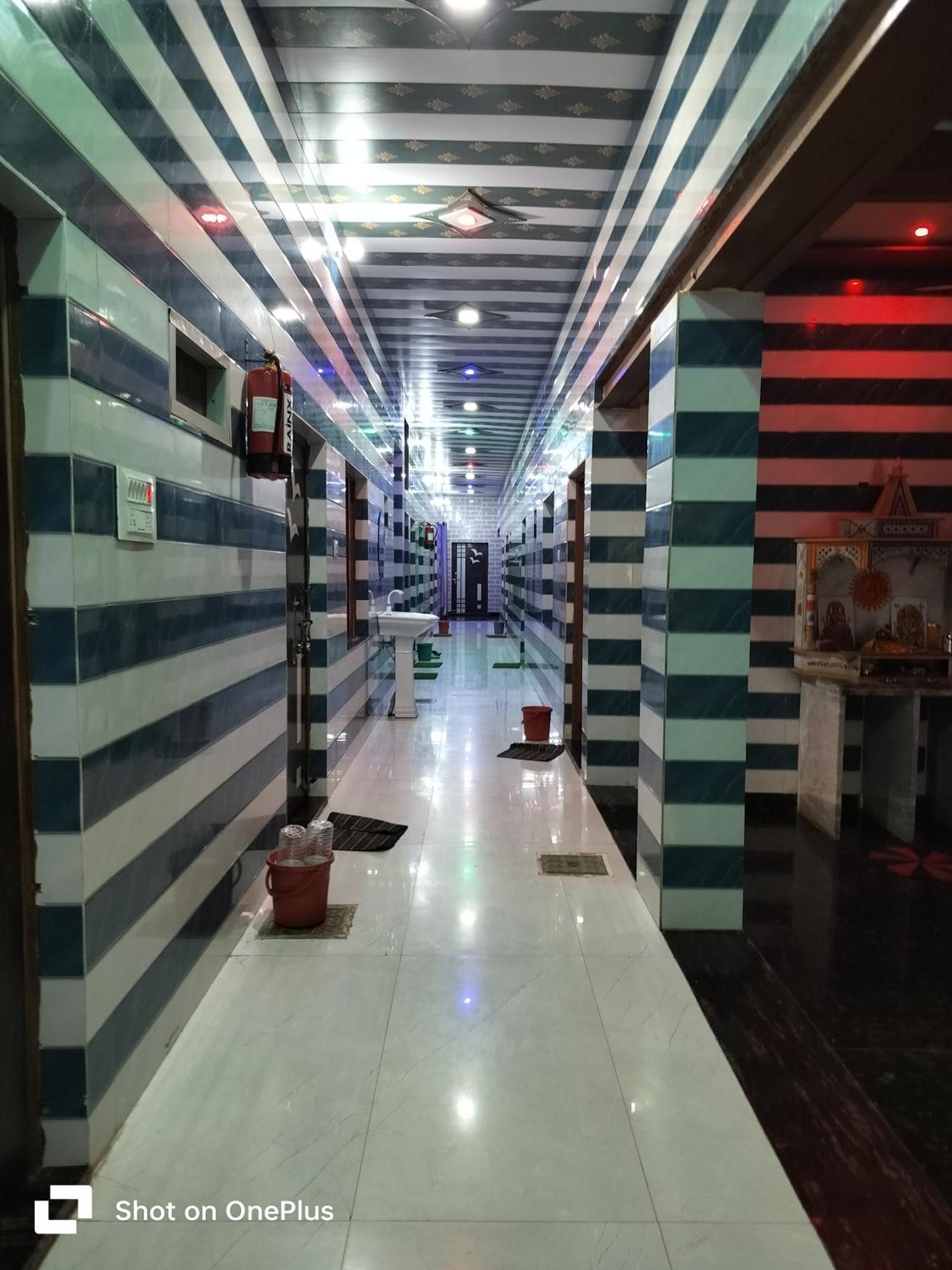 M&S Seva Sadan Hotel Govardhan Exterior photo